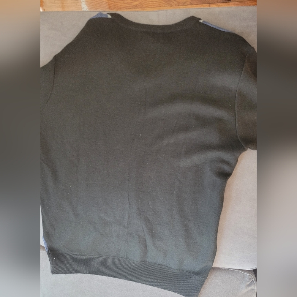Sweater - Picture 4 of 4